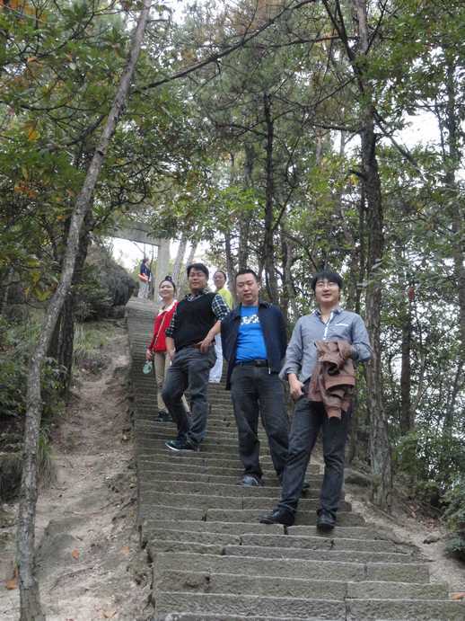 聚成(chéng)校友會(huì)組織千島湖旅遊