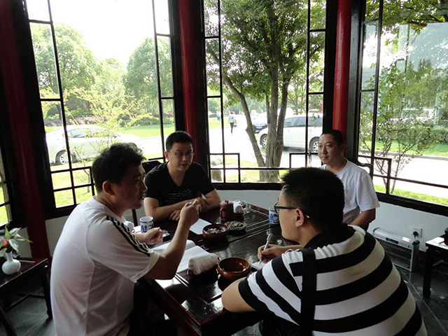 公司贊助并參加揚州晚報歐洲杯球迷沙龍